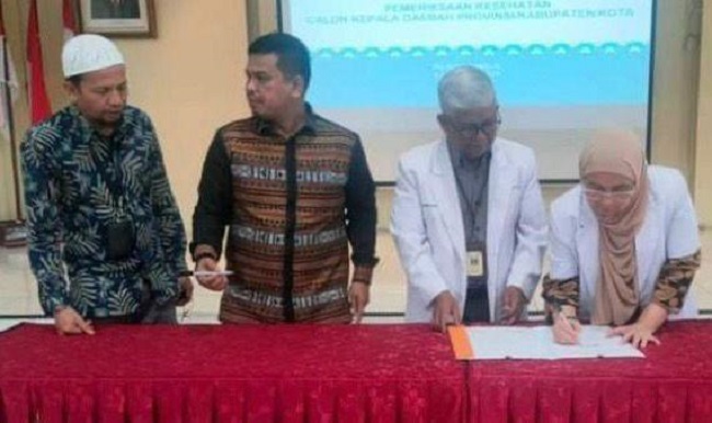 KPU Verifikasi Berkas Syarat Paslon Bupati-Wakil Bupati Labusel Hingga Keluar Kota