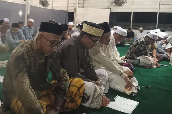 Bacaan Selawat Menggema Dalam Kemeriahan Maulid
