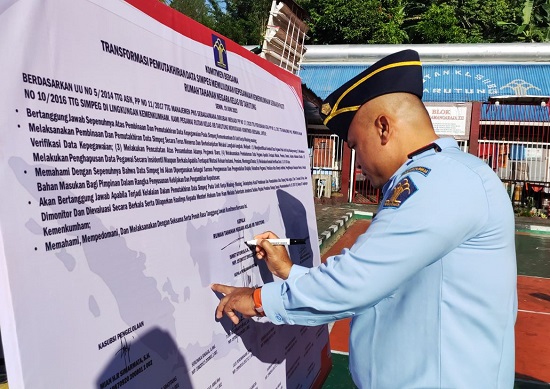 Rutan Tarutung Komitmen Bersama Pemutakhiran Dat Simpeg