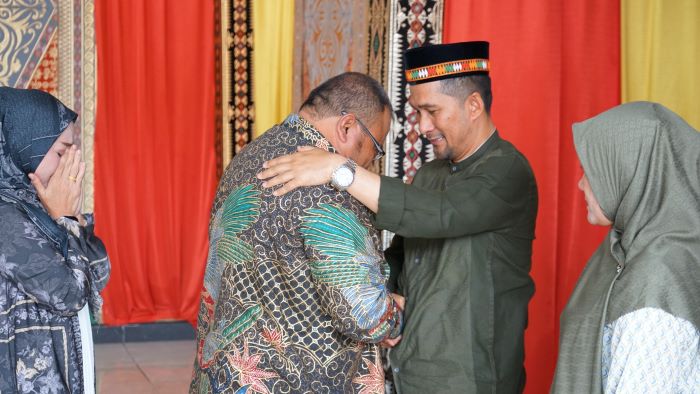 Perpisahan Mantan Pj Bupati Agara Diwarnai Air Mata