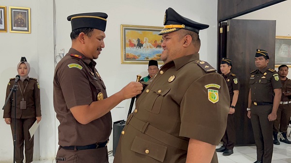 Kajari Palas Lantik Rachmat Hidayat Sebagai Kasi Pidsus