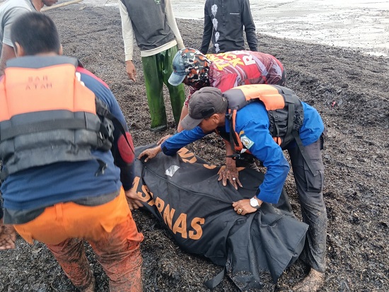 Korban Perahu Karam Di Muara Kualapeunaga Ditemukan Meninggal