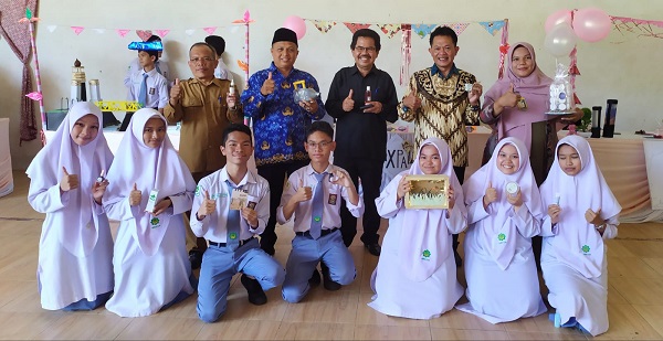 SMA Nurul Ilmi Padangsidimpuan Panen Produk Sains Siswa
