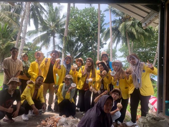 Ekspedisi Kampung Bahari Simeulue Kelilingi Teupah Dan Sosialisasi Program