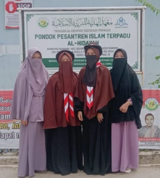 Dua Anggota Pramuka PPIT Al Hidayah Ikut Rainas