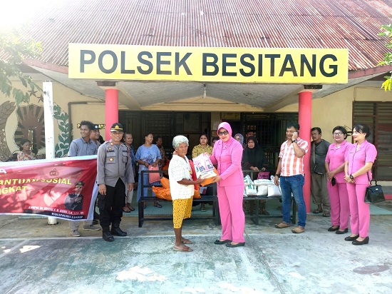 Momen HUT Bhayangkara, Polres Langkat Bagikan 1.000 Paket Sembako