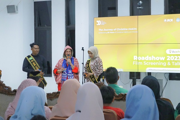 Bersama Artis Christine Hakim, Masyarakat Sabang Nobar Film Tjoet Nja' Dhien