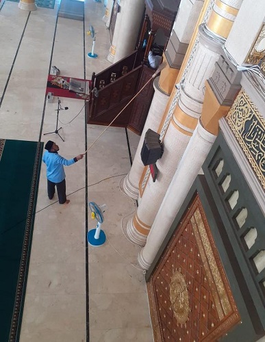 BKPRMI Aceh Timur Bersihkan Masjid Jelang Ramadan