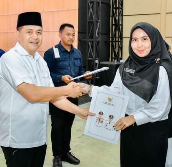 Bupati Zahir Serahkan 410 SK PPPK Di Batubara