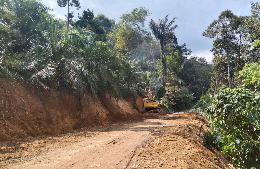 Kondisi Jalinsum Sosopan Yang Selama Ini Meresahkan Mulai Diperbaiki