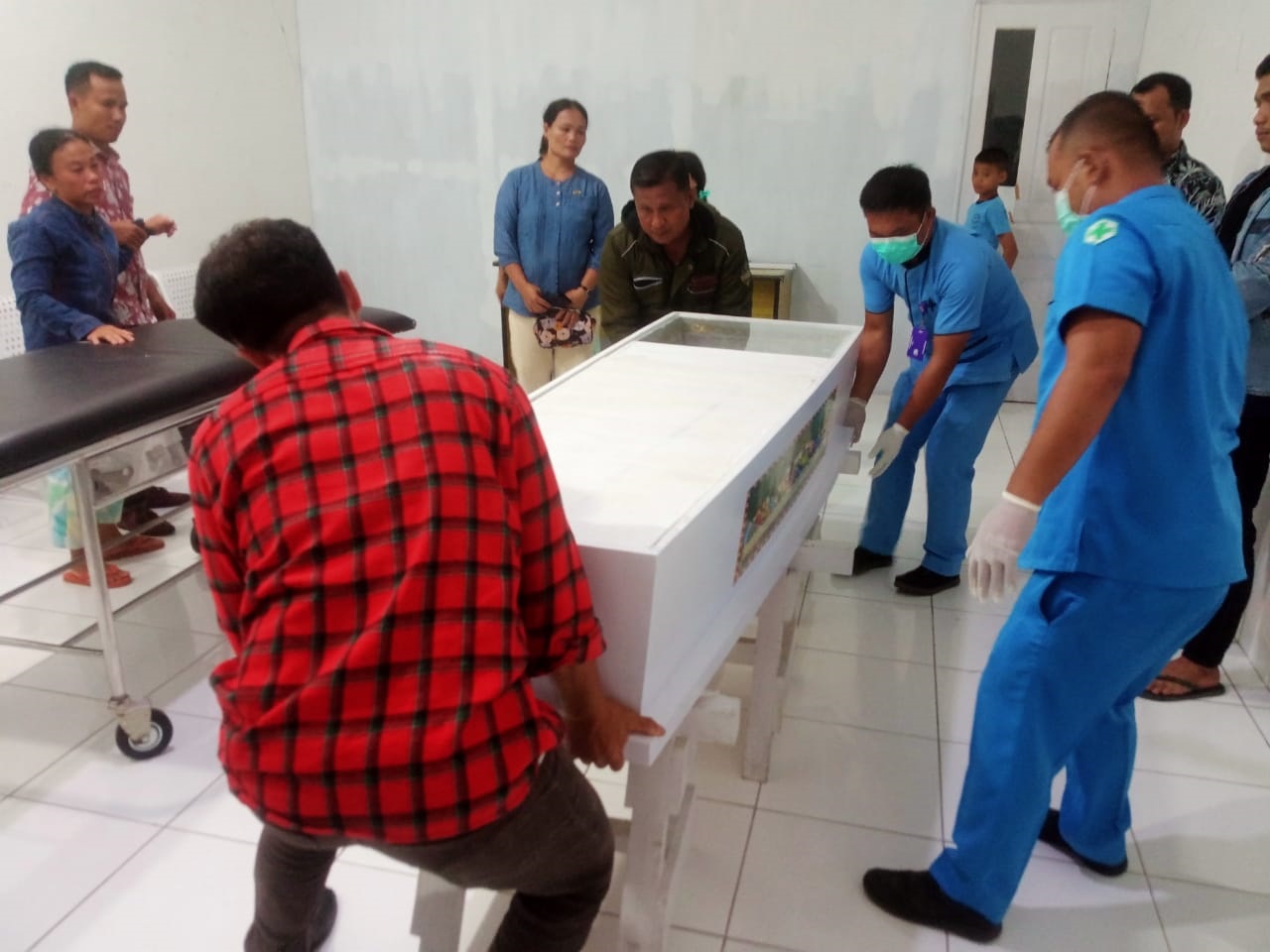 Jenazah Korban Dugaan Penganiayaan Kasek SMKN 1 Siduaori Diautopsi