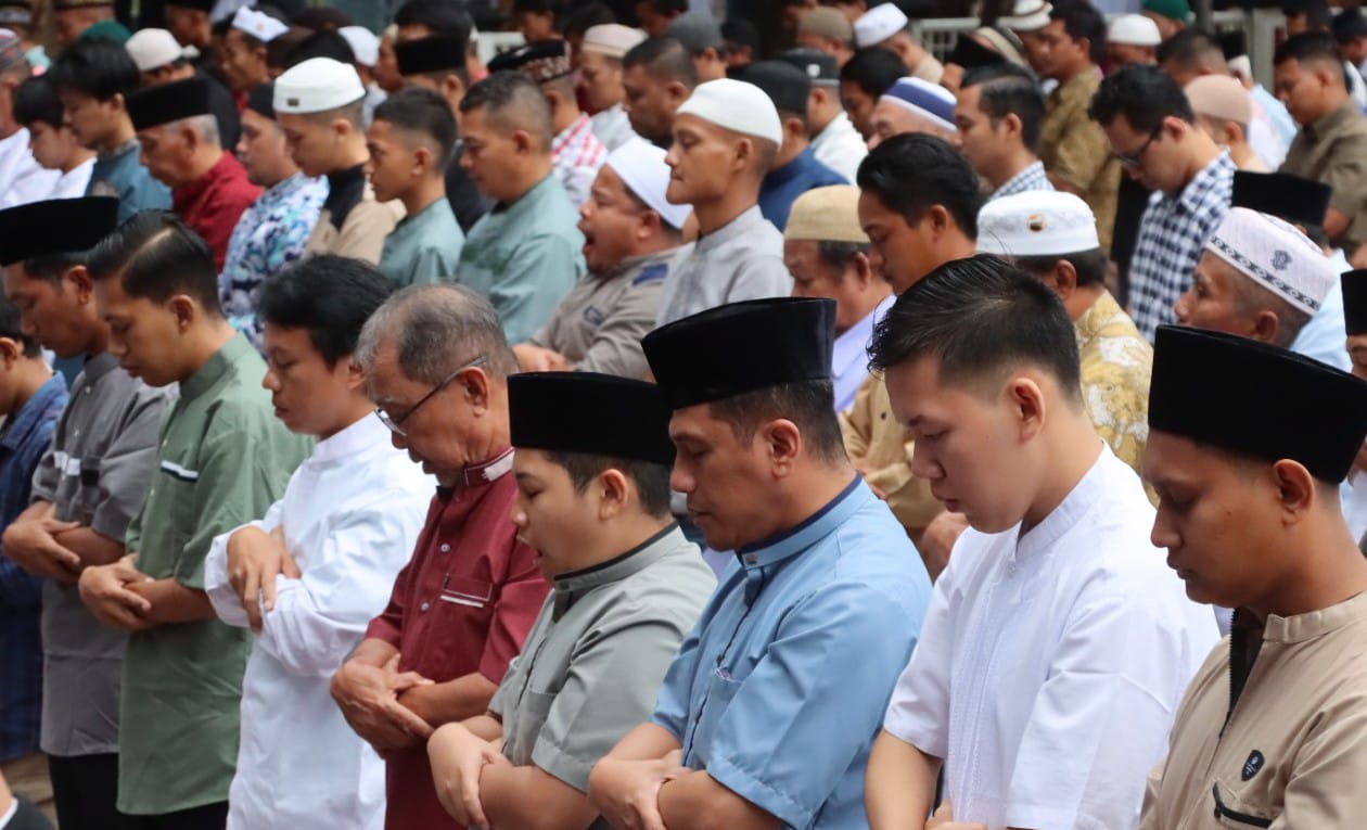 Kapolres P.Siantar Ikuti Shalat Idul Adha
