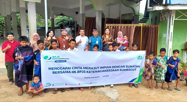 IIK BPJamsostek P.Sidimpuan Bhakti Sosial Khitanan Massal Di Panti Asuhan