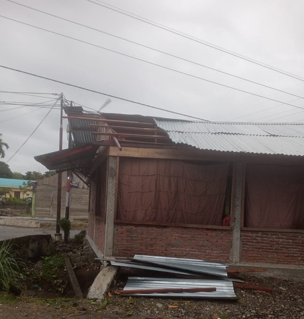 Diterjang Angin, Sejumlah Rumah Warga Abdya Rusak