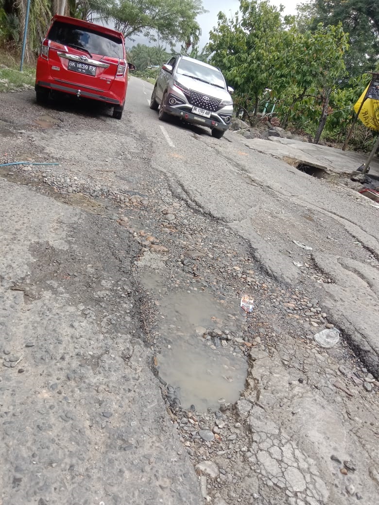 Jalan Ruas Provinsi Muara Situlen- Gelombang Kurang Perhatian