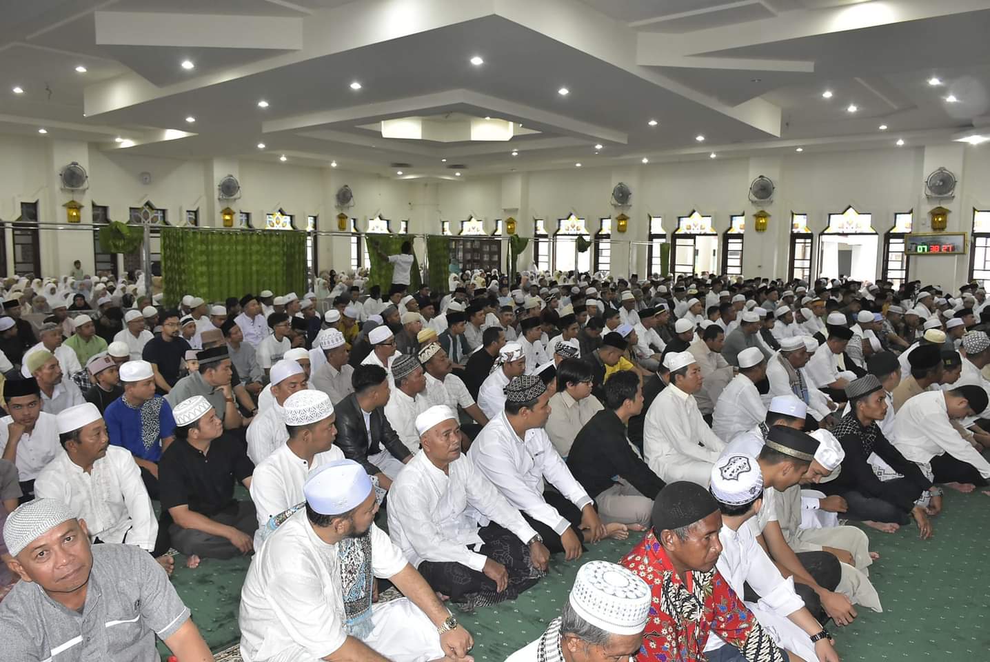 Bupati Madina Dan Jajaran Shalat Idul Adha Di Masjid Agung