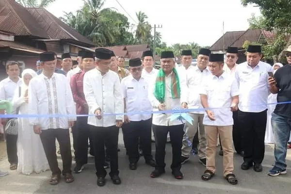 Plt. Bupati Palas Resmikan Rekonstruksi Peningkatan Jalan Mondang-Pinarik