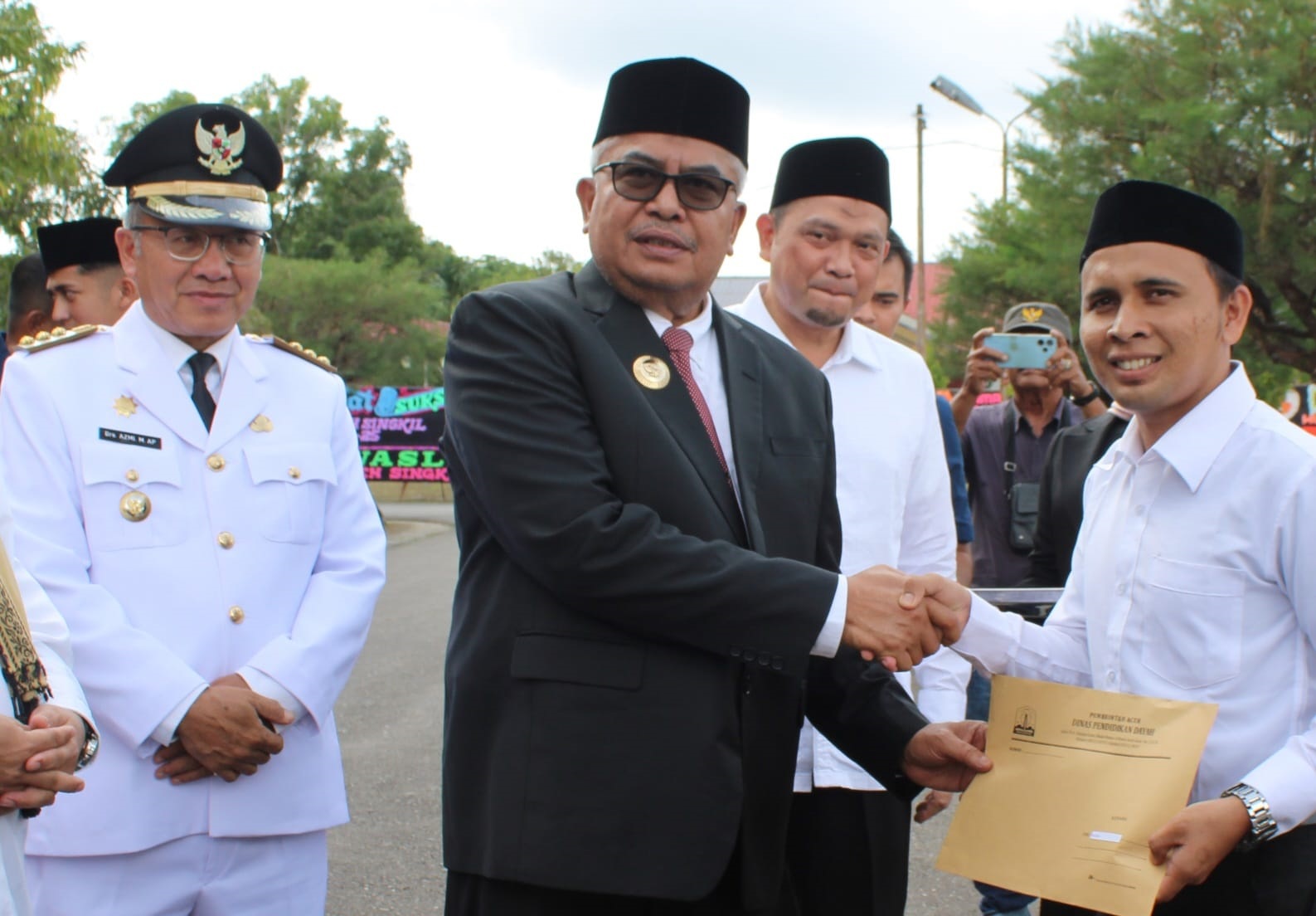 Pj Bupati Tanggapi Aksi Protes Jalan Kilangan-Kayu Menang