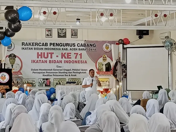Pj Bupati Abdya: Bidan Ujung Tombak Pencetak Generasi Unggul