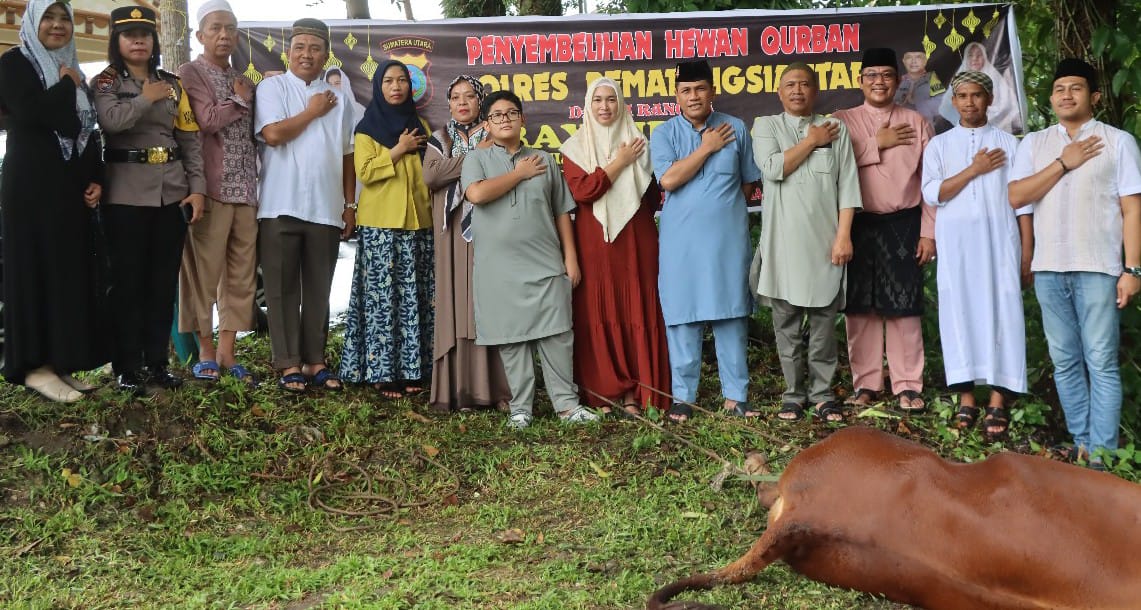 Polres P.Siantar Sembelih 5 Ekor Sapi Hewan Kurban