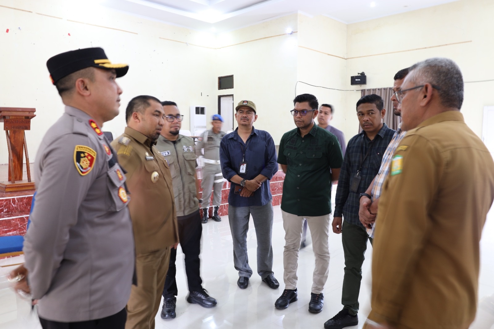 Pj Bupati Aceh Besar Tinjau Persiapan Rapat Pleno Rekapitulasi Hasil Pemilu 2024