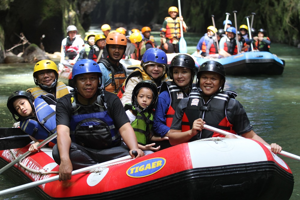 Adlin Tambunan Promosikan Wisata Arung Jeram Sei Bahbolon Sipispis
