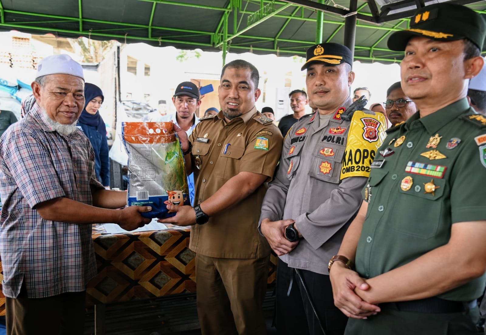 Pj Bupati-Forkopimda Pantau Pangan Murah Perdana Di Masjid Piyeung
