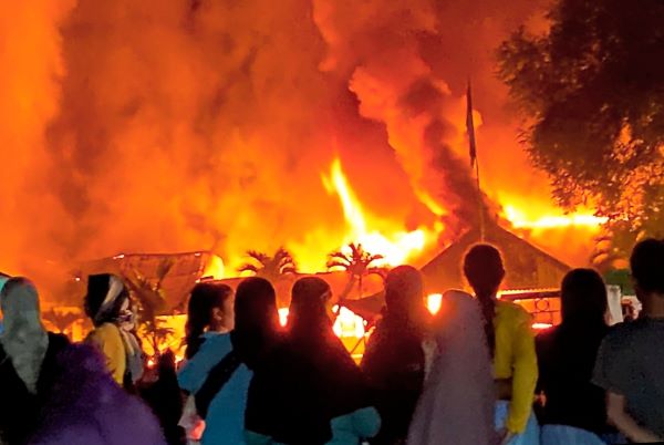 16 Ruangan Gedung Al Washliyah Kampung Lalang Terbakar