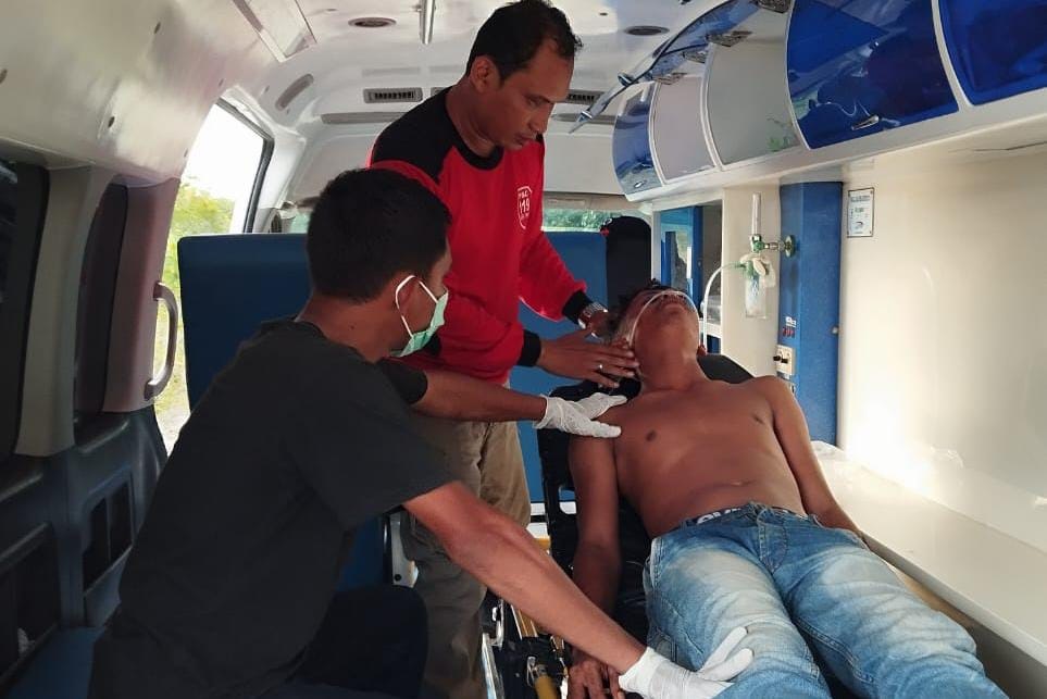 Etnis Rohingya Dievakuasi Ke RSUD SAAS Peureulak