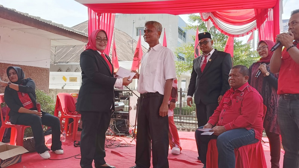 Syukuran PDIP Sidimpuan Diwarnai Pemberian Reward