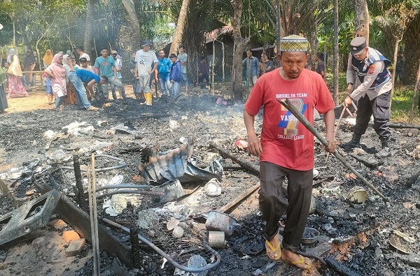 Rumah Janda Ludes Terbakar