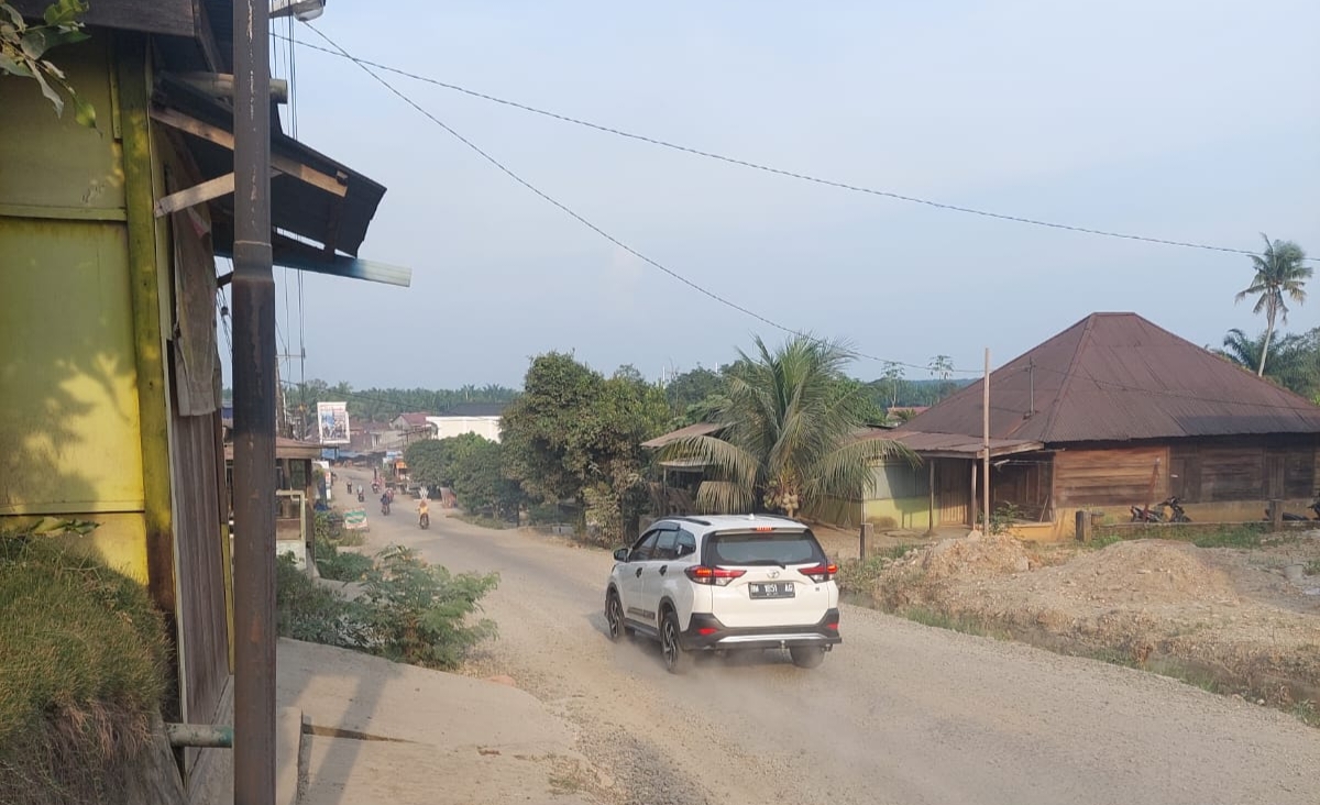 Warga Mengeluh, Proyek Multi Years Terbengkalai Hasilkan Banyak Debu