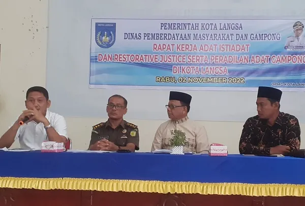 DPMG Gelar Rapat Kerja Adat Dengan Perangkat Gampong