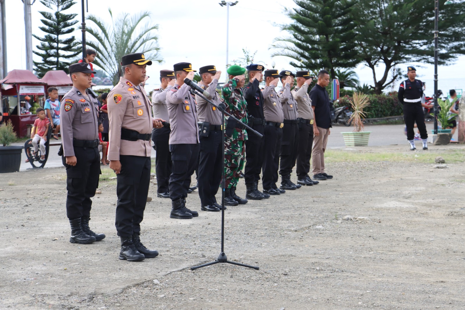 Kapolres Nias Pimpin Apel Gelar Pasukan Pengamanan Malam Takbiran