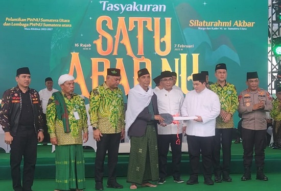 Yayasan Erick Tohir Berikan 1 Ambulans Untuk Musthafawiyah