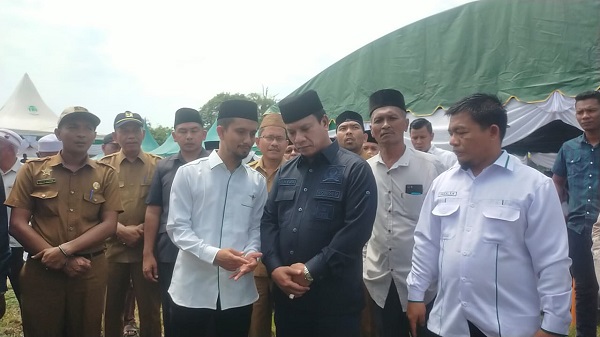 "Yoh Awai Kaloen Kapai Poe, Loen Surak Tiek Adek Saboh"