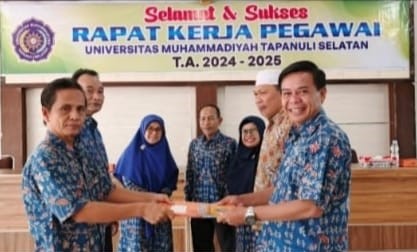 Rektor UM Tapsel Minta Unit Kerja Laksanakan Tugas Sesuai Program