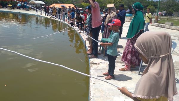 1.114 Anak-anak Meriahkan Lomba Mancing