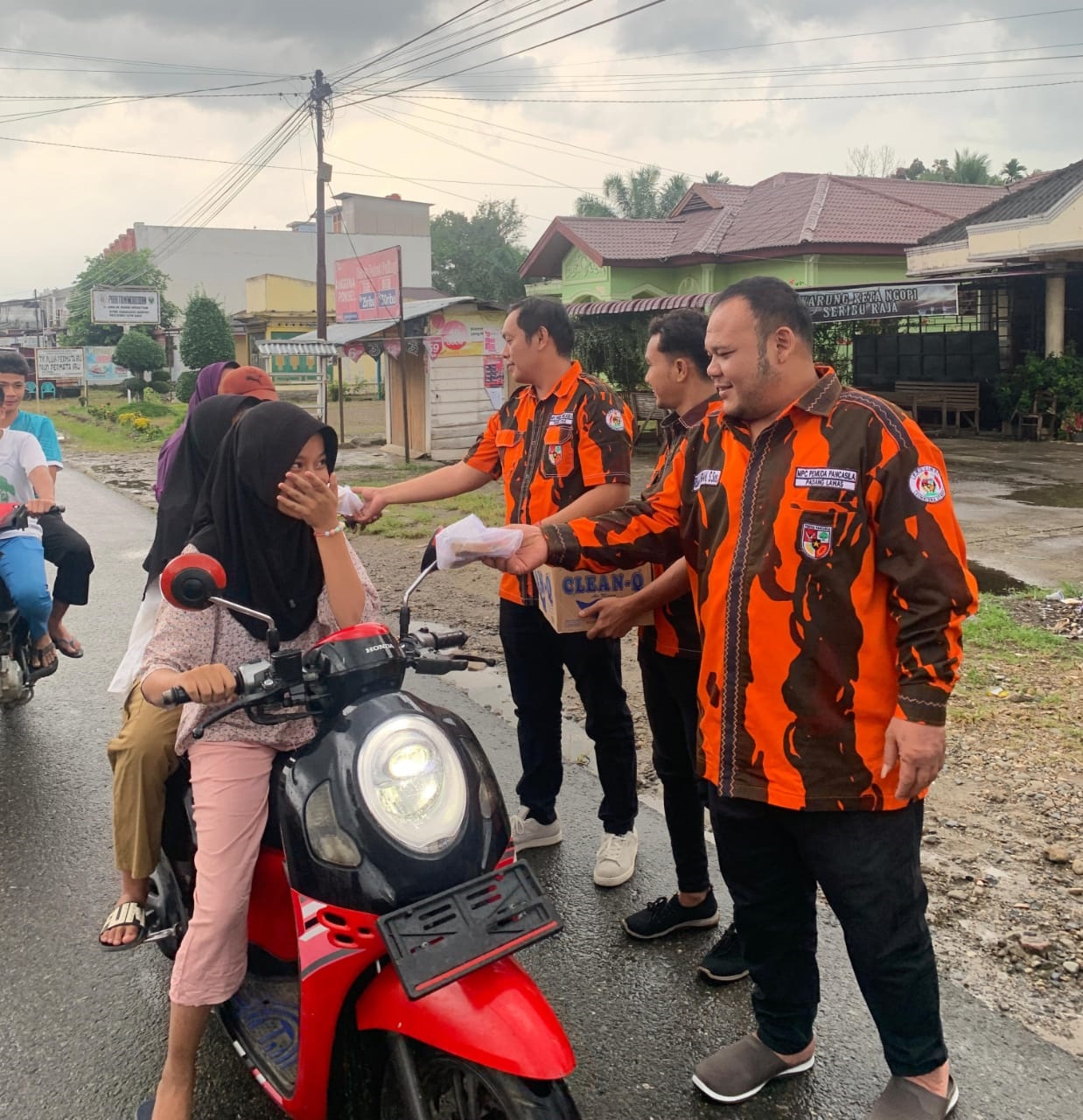 MPC PP Palas Berbagi Takjil Dan Buka Puasa Bersama