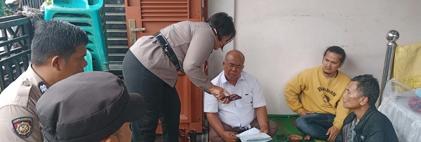 Polres P.Siantar Sambangi Rumah Warga Yang Berduka
