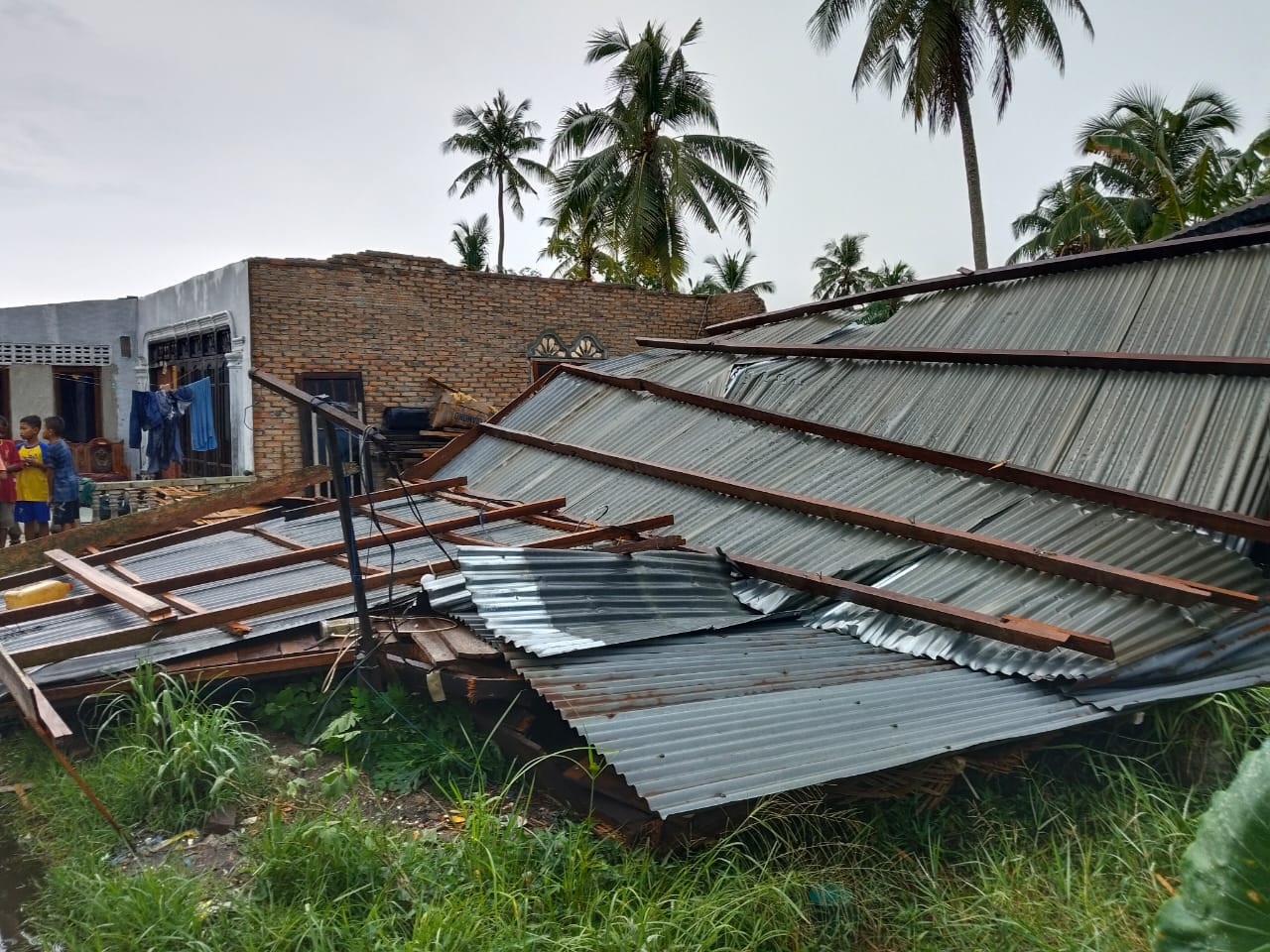 Puting Beliung Mengamuk Di Sergai, 6 Rumah Rusak Parah