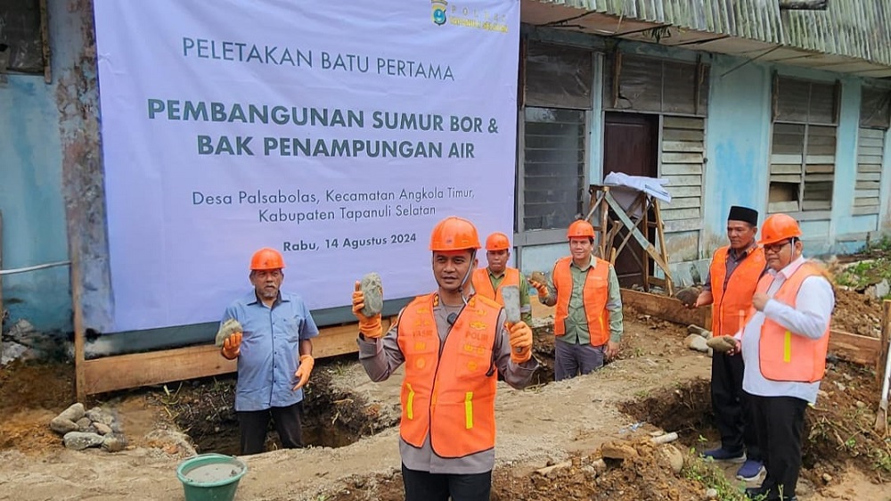 Atasi Krisis Air Bersih, TPL Bangun Sumur Bor Di Palsabolas