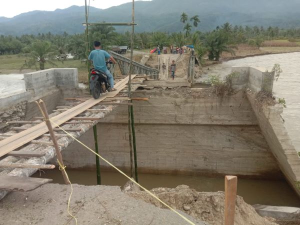 Jembatan Beling Pantai Dona Ambruk, Pemkab Agara Didesak Perbaiki