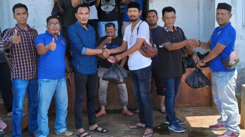 Ratusan Wartawan Langsa Terima Daging Kurban