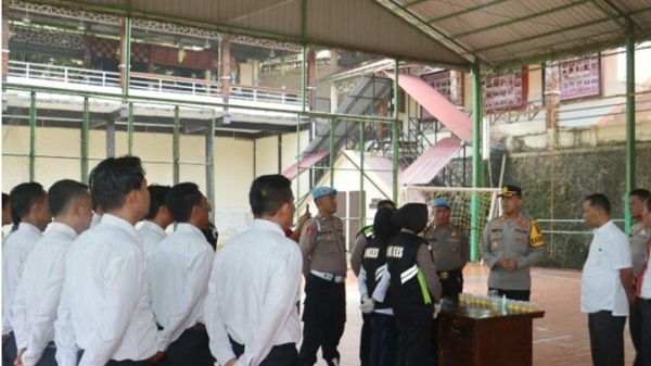 Polres Tapsel Tes Urine Personel