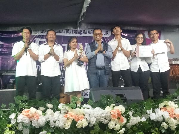 Bupati Toba Ajak Generasi Muda Kreatif Bermusik