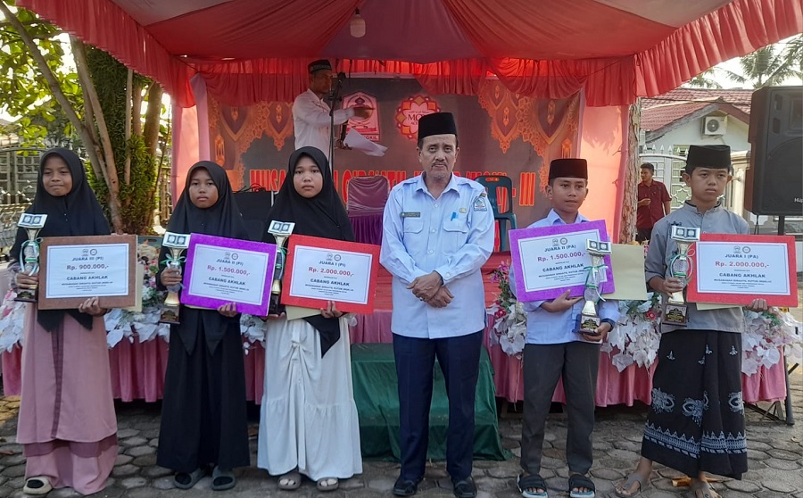 Pesantren Darul Muta'allimin Raih Juara Umum Lomba Membaca Kitab Kuning