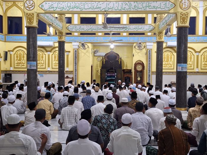 Seribuan Jamaah Sesaki Masjid Agungkan Bulan Maulidurrasul Melalui Bacaan Raja Shalawat