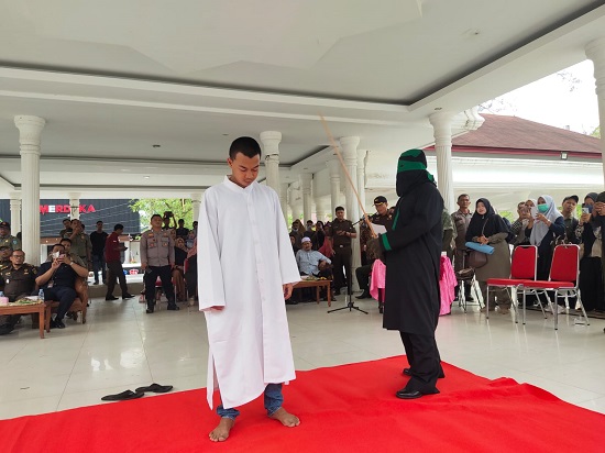 Penyedia Lapak Judi Dicambuk