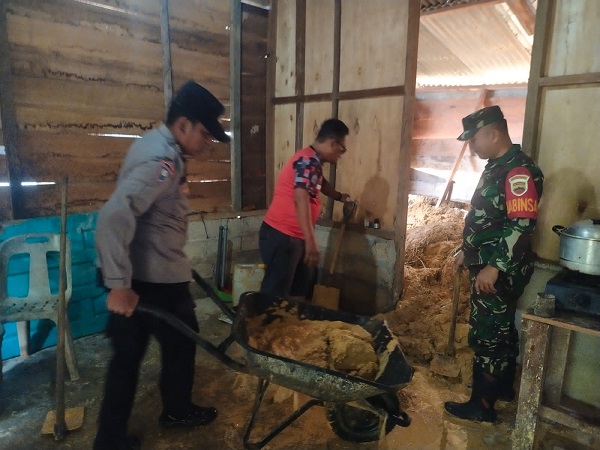 Satu Rumah Tertimpa Longsor Di Tapian Nauli Tapteng